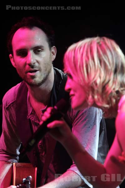 METRIC - 2010-05-26 - PARIS - La Cigale - Emily Haines - James Shaw